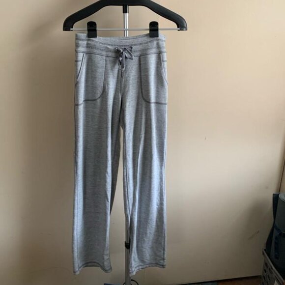 Athleta light grey  lounge sweatpants - Picture 1 of 6